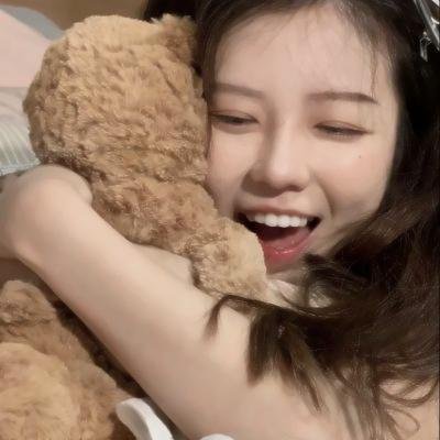 傻白甜的霸总老公封面